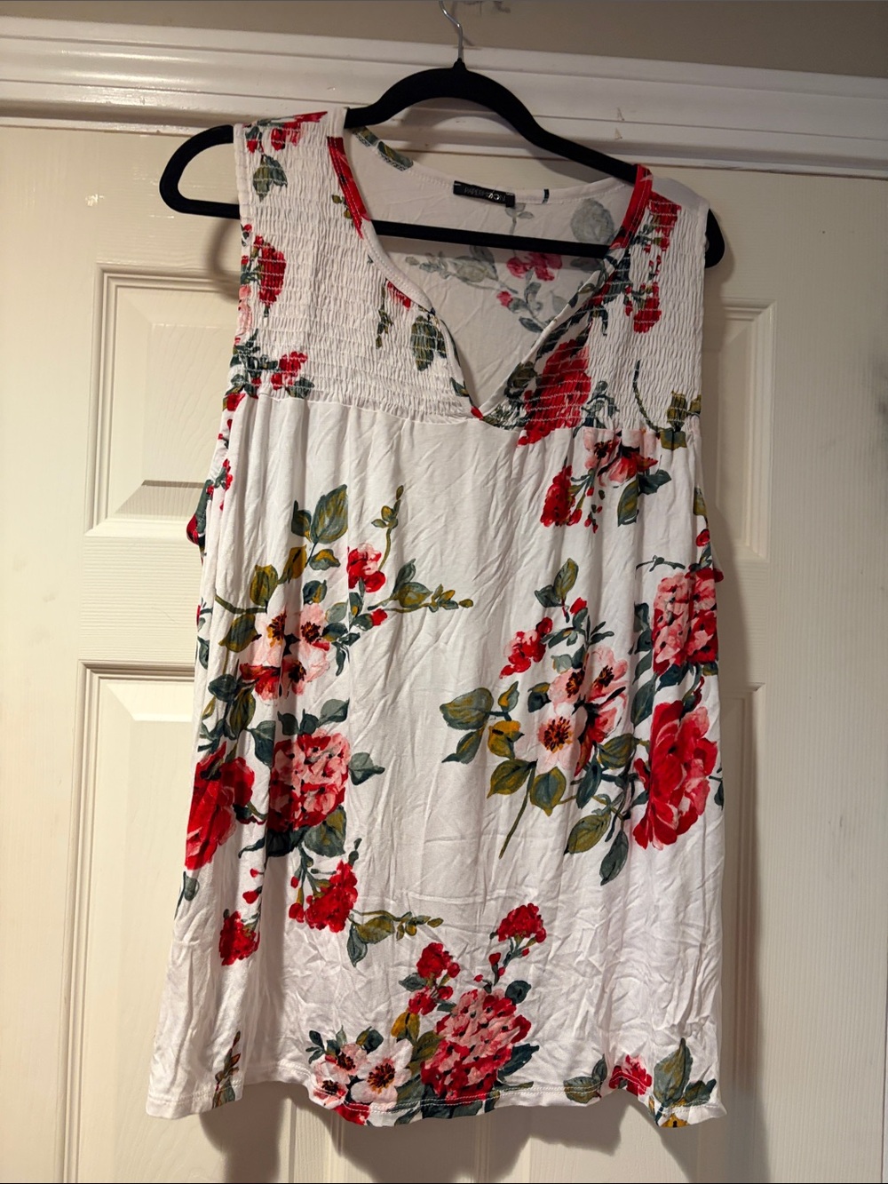 Papermoon NWOT Smocked Tank Top in White with Red Floral Print 3X